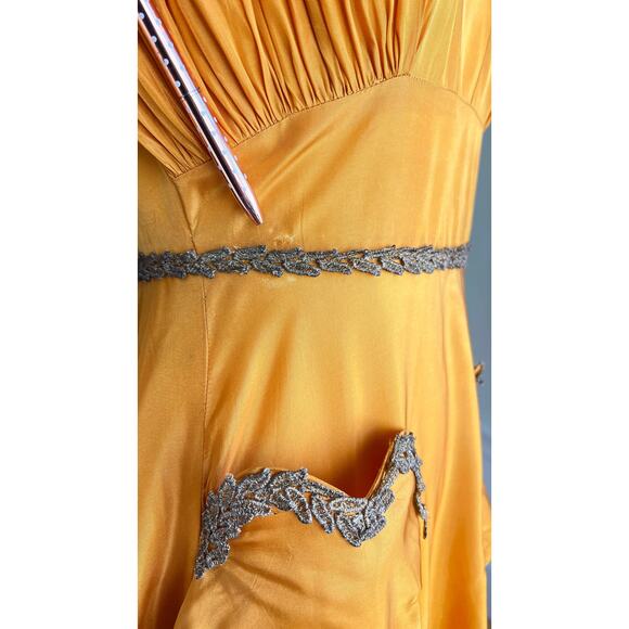 Vintage 1940s Gown 40s Gold Yellow Sweetheart Formal Evening Party Maxi Dress - Picture 13 of 13